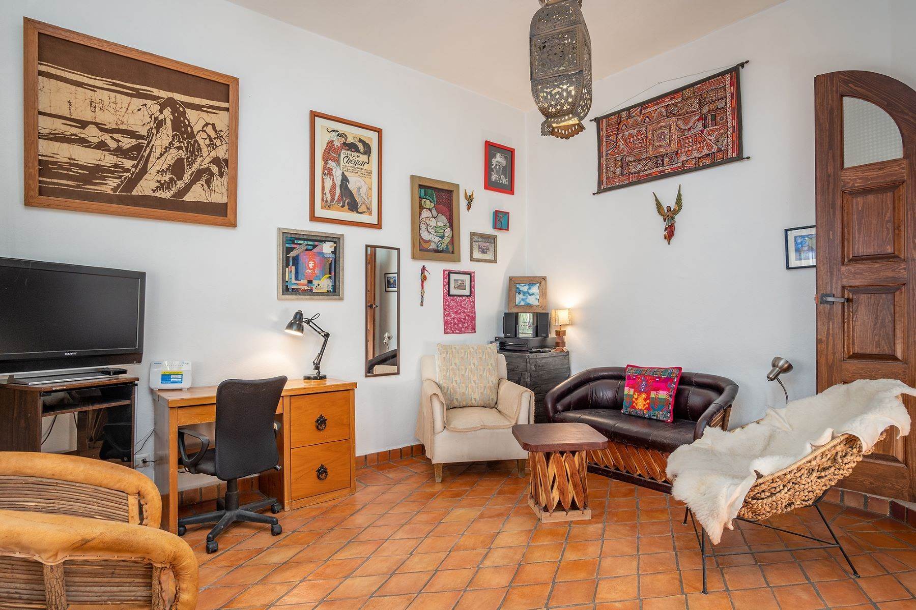 20. Single Family Homes for Sale at Casa de los Mezquites CAMINO ANTIGUO A LA LEJONA #20 San Miguel De Allende, Guanajuato 37797 Mexico