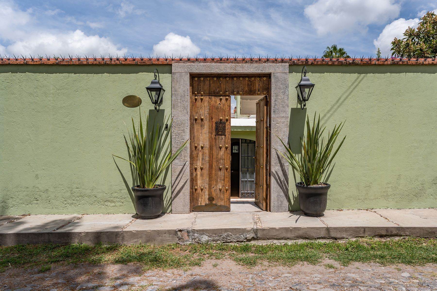 35. Single Family Homes for Sale at Casa Diligencias Diligencias San Miguel De Allende, Guanajuato 37740 Mexico