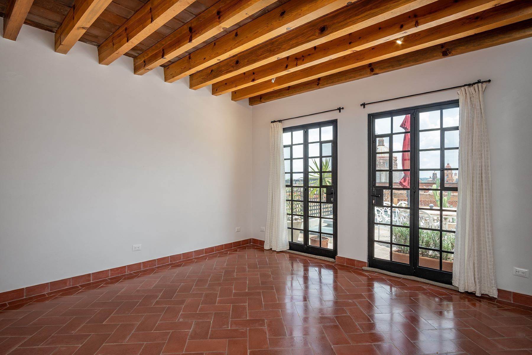 26. Single Family Homes for Sale at Casa des artistes Correo 37 San Miguel De Allende, Guanajuato 37700 Mexico