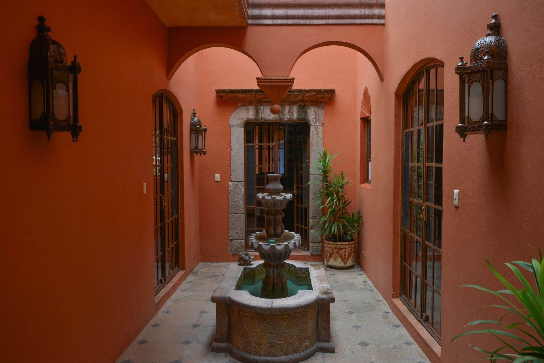 27. Single Family Homes for Sale at Casa Schwantz Zacateros #81, Centro Histórico San Miguel De Allende, Guanajuato 37700 Mexico