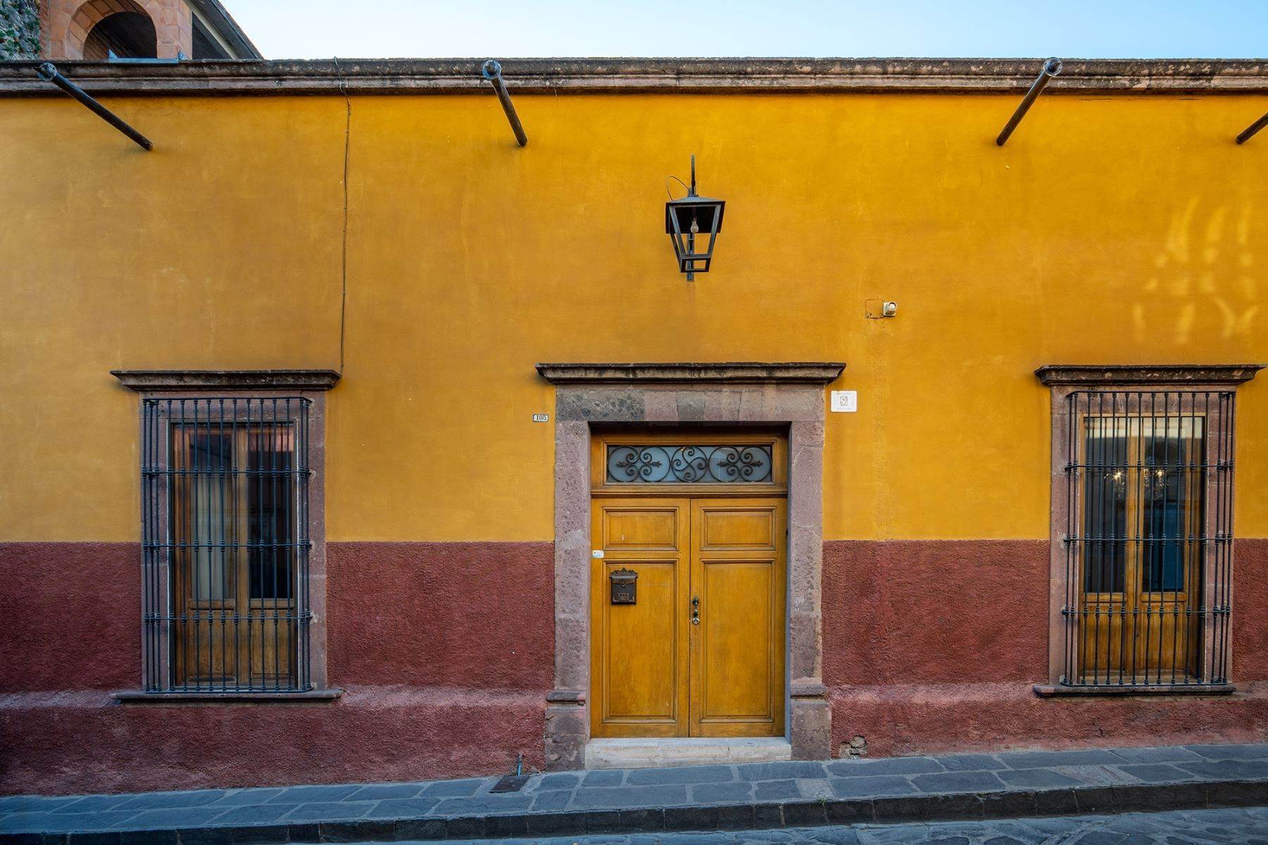 35. Single Family Homes for Sale at THE BECKMANN HOME San Miguel De Allende, Guanajuato 37700 Mexico