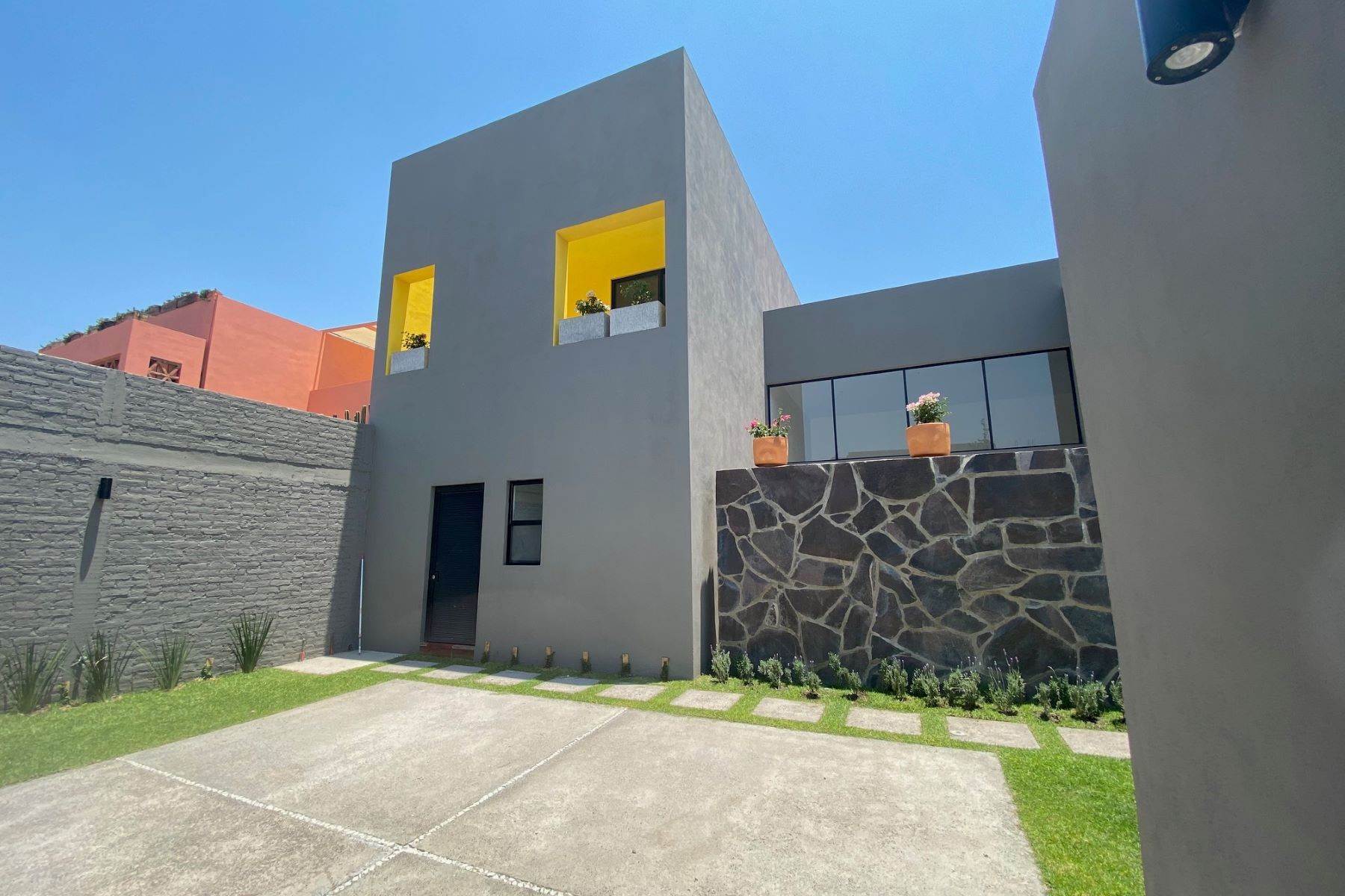 8. Single Family Homes for Sale at Casa 75 Fuentes 75 San Miguel De Allende, Guanajuato 37740 Mexico