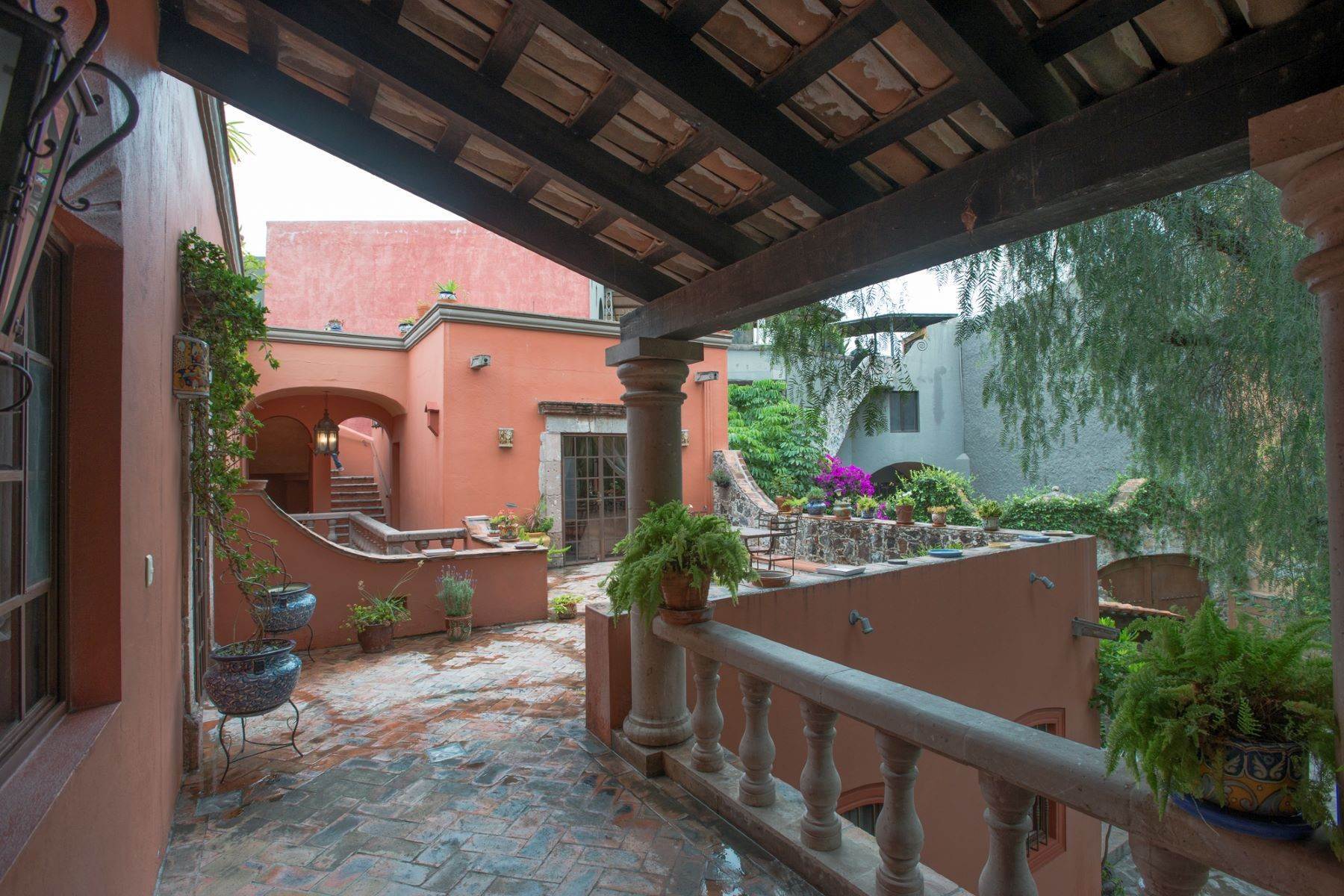 32. Single Family Homes for Sale at Casa Schwantz Zacateros #81, Centro Histórico San Miguel De Allende, Guanajuato 37700 Mexico