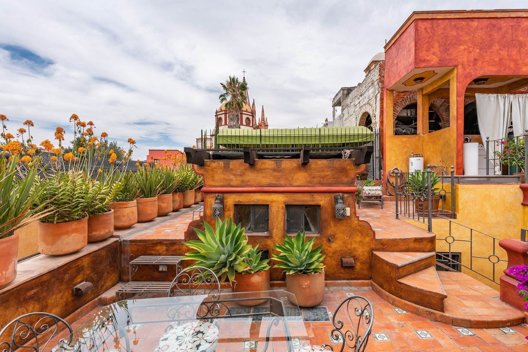 19. Townhouse for Sale at Casa Tulipan Aldama 4, Casita Tulipan San Miguel De Allende, Guanajuato 37700 Mexico