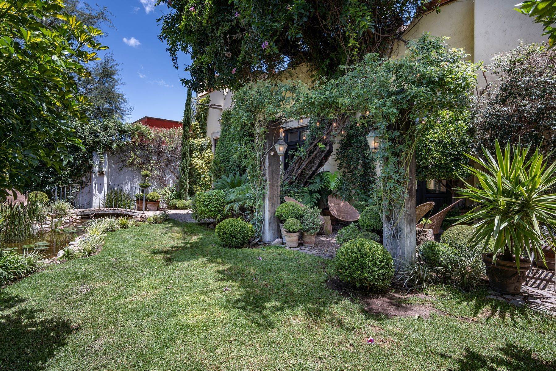 30. Single Family Homes for Sale at Casa Angel Quemada #3, Los Frailes San Miguel De Allende, Guanajuato 37790 Mexico