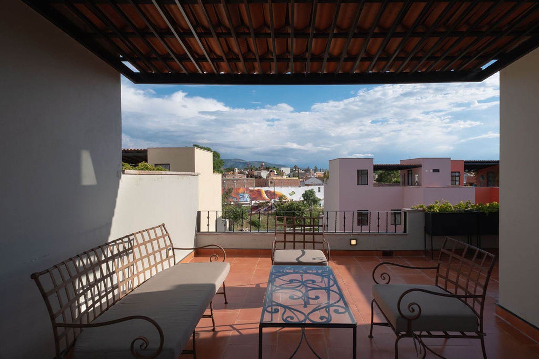 25. Single Family Homes for Sale at Casa Aurora Aurora 64 San Miguel De Allende, Guanajuato 37715 Mexico