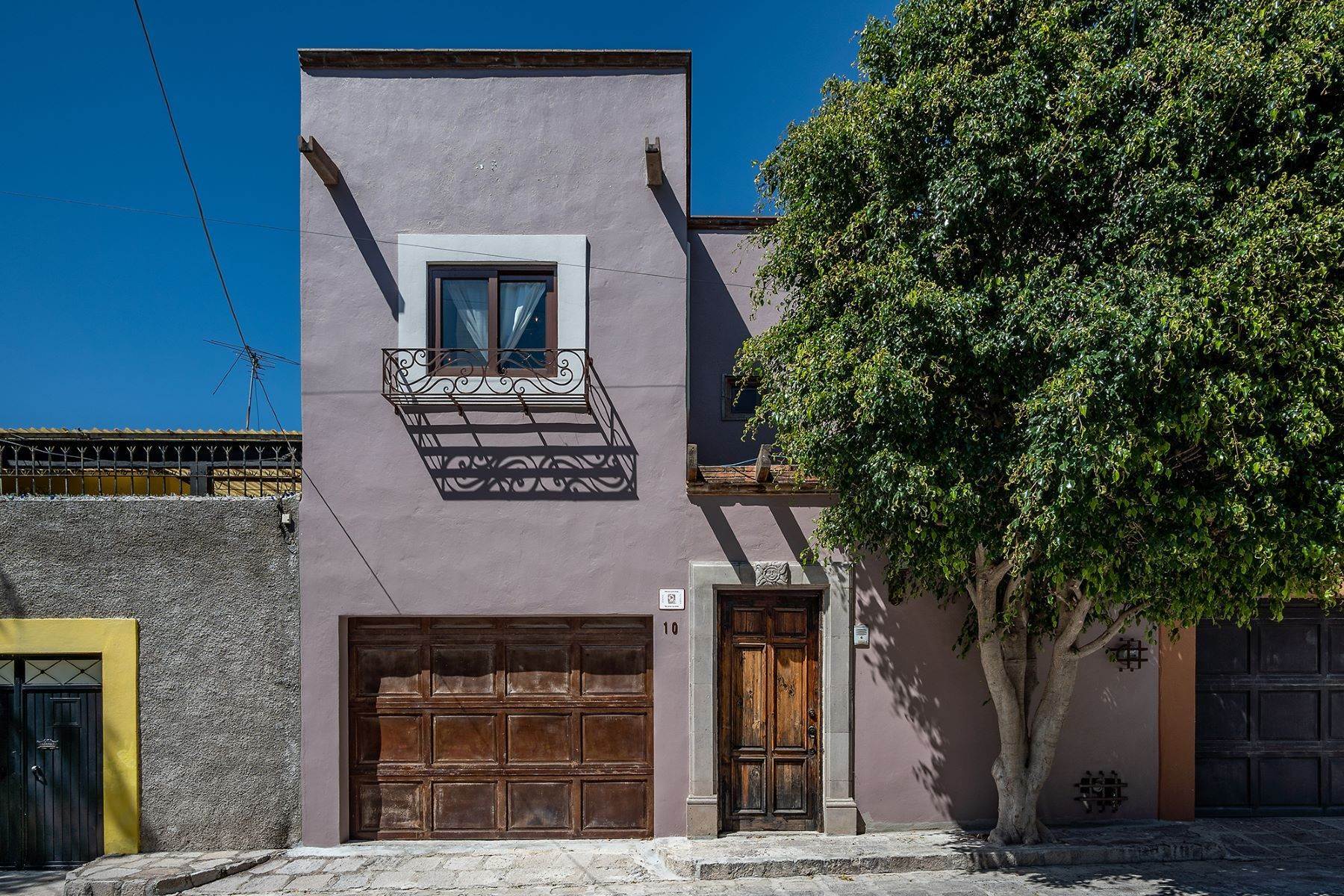 33. Single Family Homes for Sale at San Jacinto #10 San Miguel De Allende, Guanajuato 37725 Mexico
