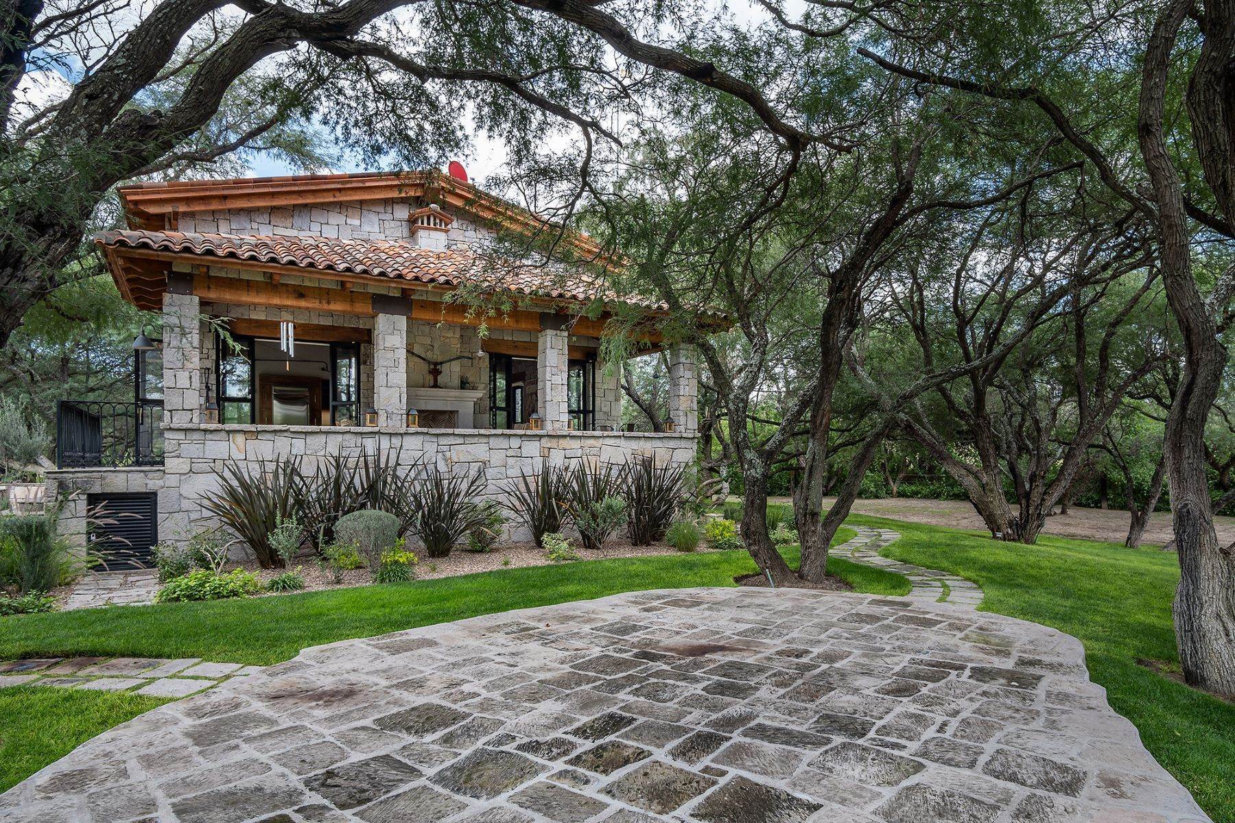24. Single Family Homes for Sale at The Cottage Rancho la Loma San Miguel De Allende, Guanajuato 37700 Mexico